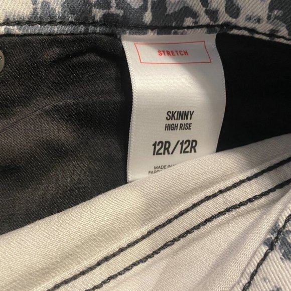 🎉 HOST PICK 🎉 Express NWT Skinny High Rise Print Denim Legging Size 12 - Picture 10 of 11